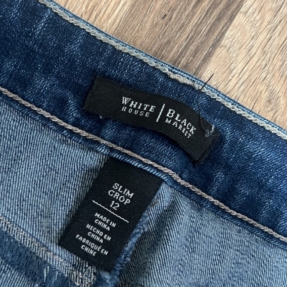 White House Black Market Slim Crop Roll Up Stretch Jeans Size 12 Denim - Picture 5 of 10